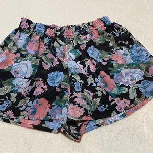VTG Victoria’s Secret floral shorts